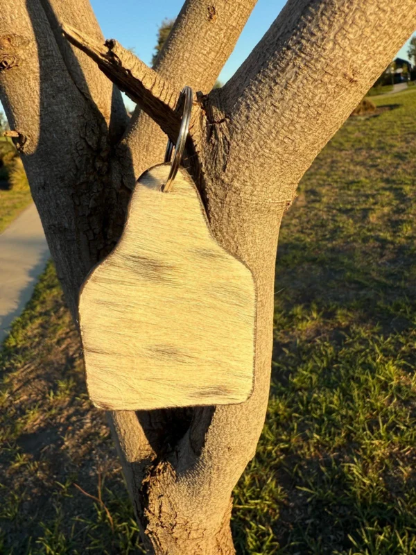 Cattle Tag Cowhide Keyring White