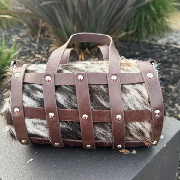 Shell Capsule Cowhide Leather Purse - Image 2