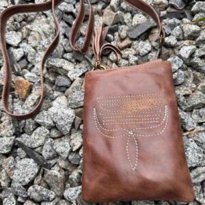 western-embroidered-leather-mobile-pouch
